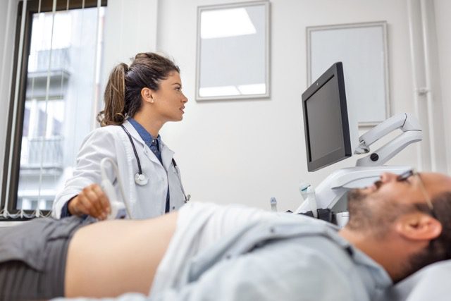 Valoración médica con ecografía